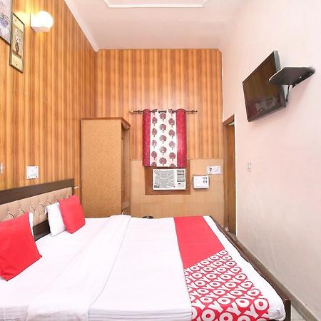 Oyo 5637 Hotel Majestic Chandīgarh Buitenkant foto