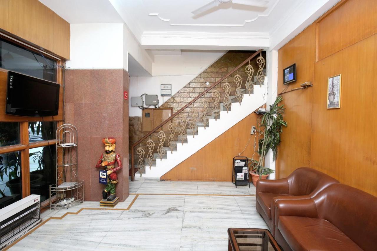 Oyo 5637 Hotel Majestic Chandīgarh Buitenkant foto